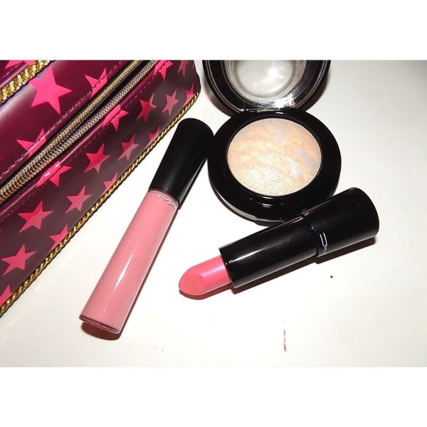 MAC Nutcracker Sweet Pink Mineralize 4-Piece Set (Lipstick, Gloss, Skinfinish, Bag) For Discount